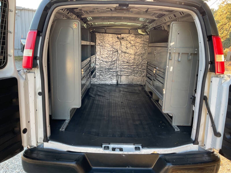 2011 Chevrolet Express Cargo null photo 19