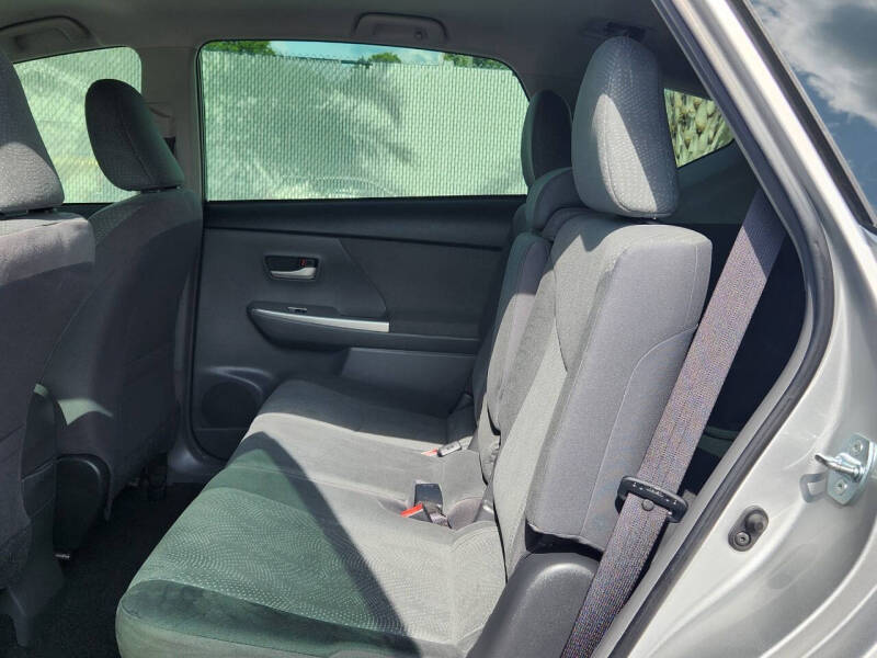 2014 Toyota Prius v Two