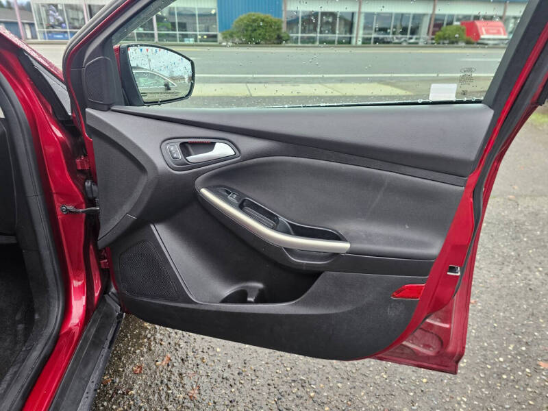 2017 Ford Focus Titanium