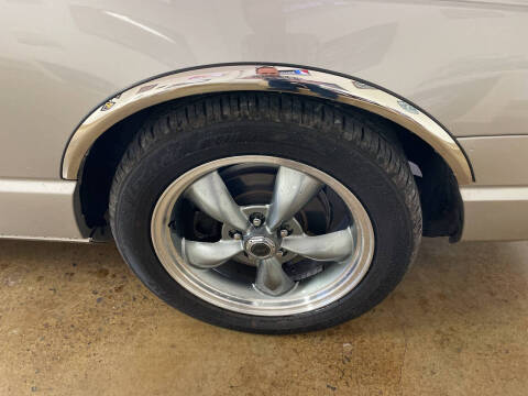 2004 Ford Thunderbird Deluxe