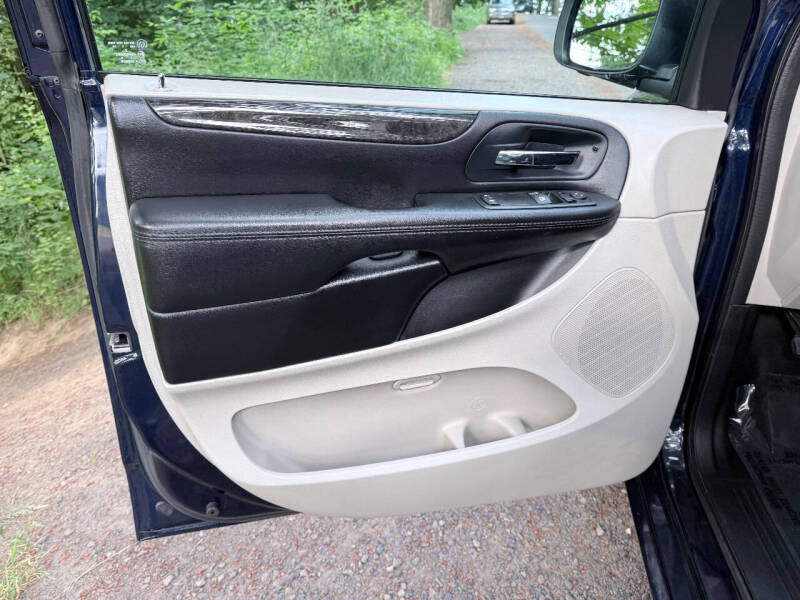 2014 Dodge Grand Caravan American Value Package