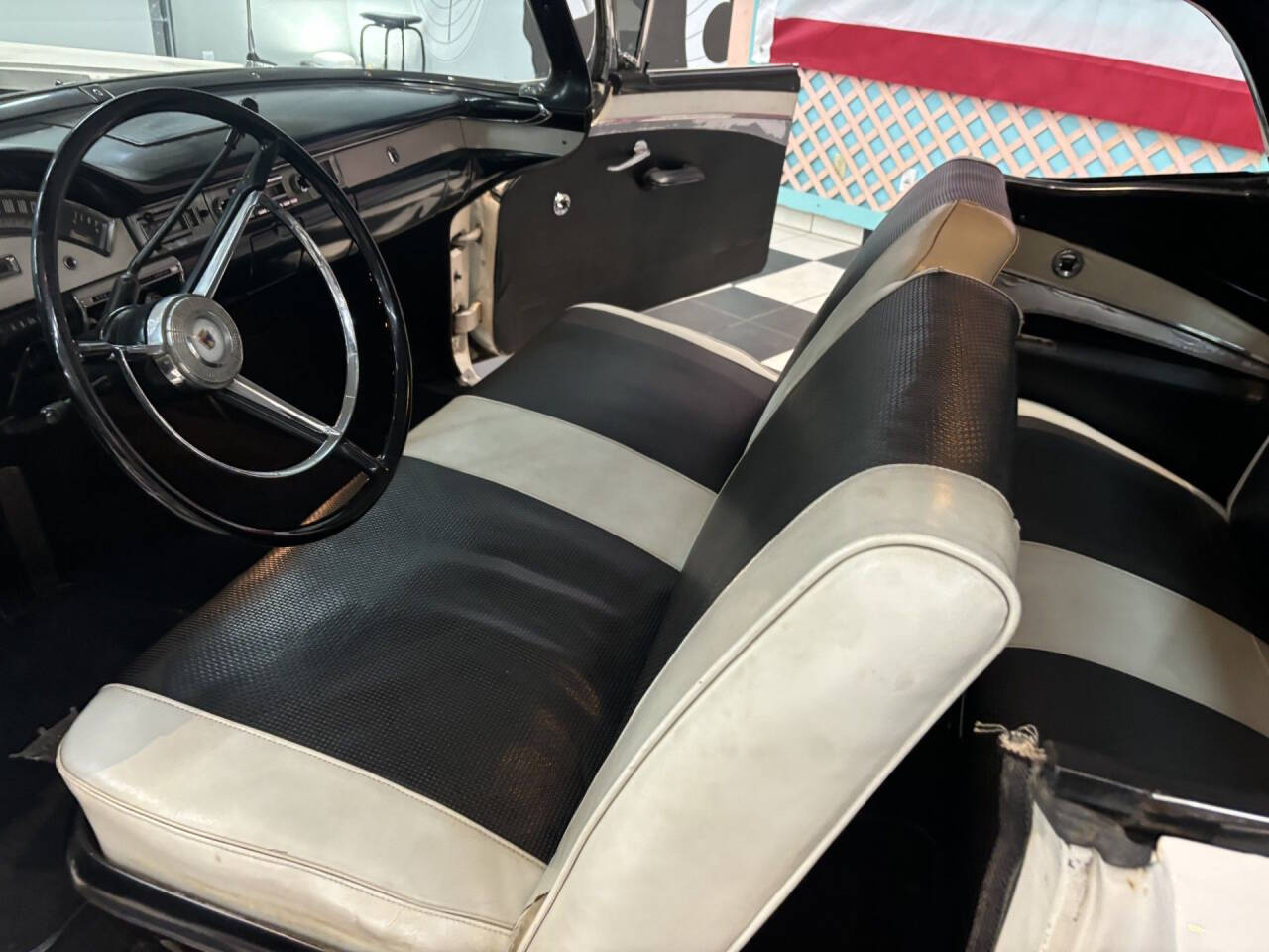 1957 Ford Fairlane 27