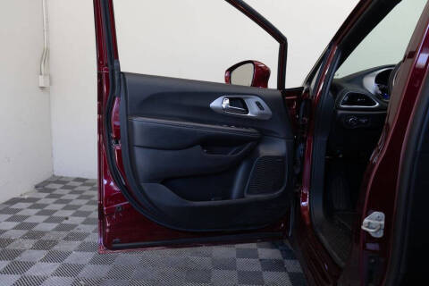 2021 Chrysler Pacifica Hybrid Limited
