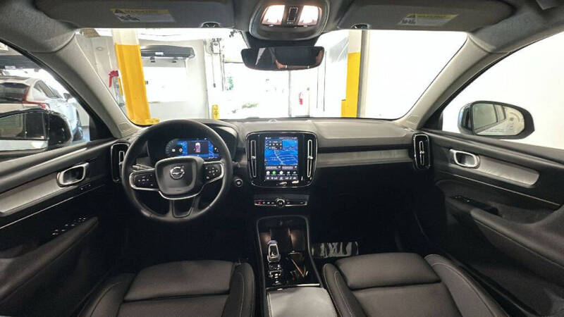 2026 Volvo XC40 B5 Plus