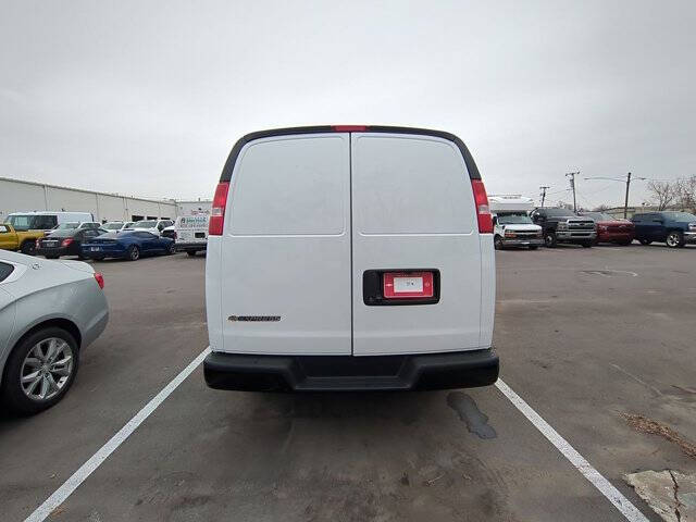 2025 Chevrolet Express 2500