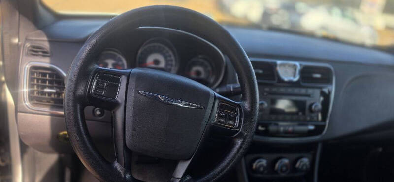 2014 Chrysler 200 LX