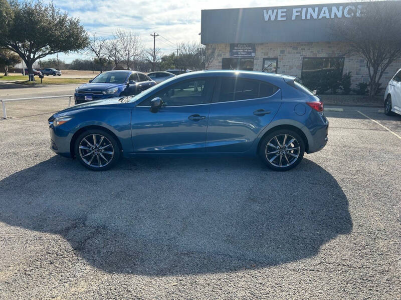 2018 Mazda MAZDA3 Touring