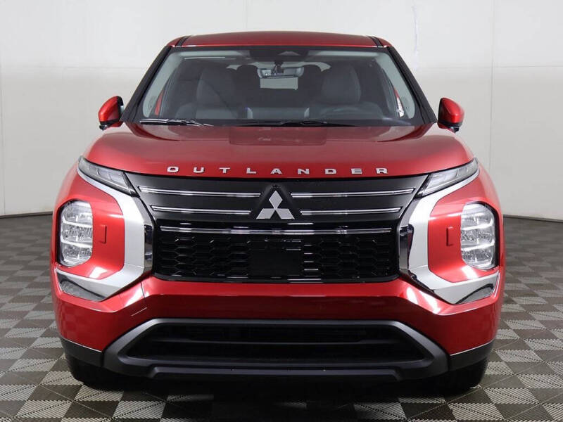 2025 Mitsubishi Outlander ES