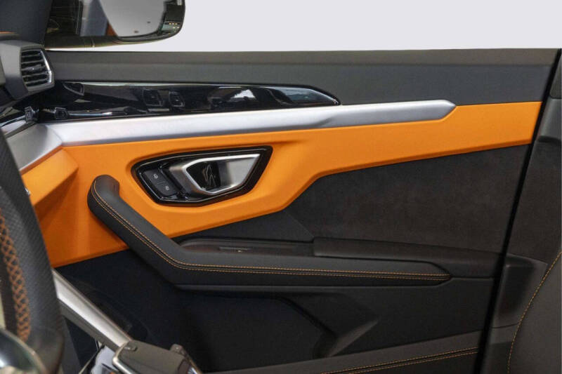 2024 Lamborghini Urus S