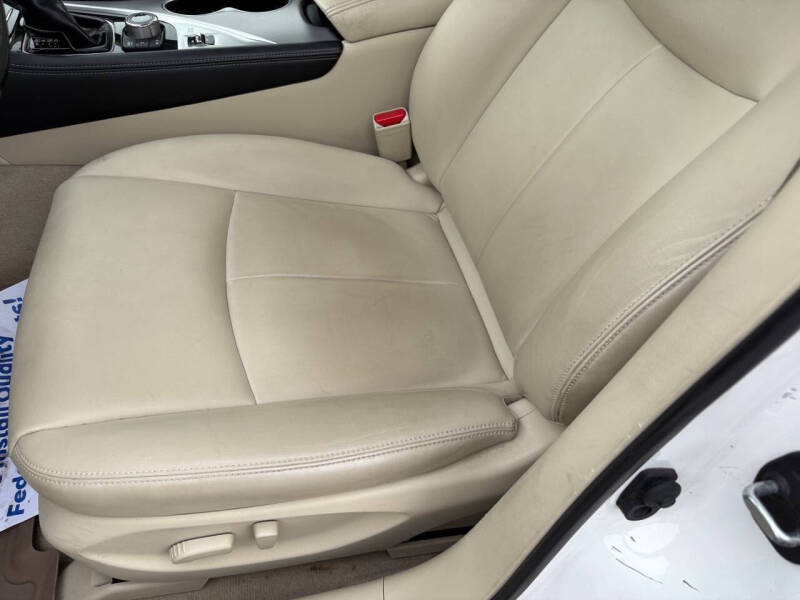 2015 Infiniti Q50 Premium