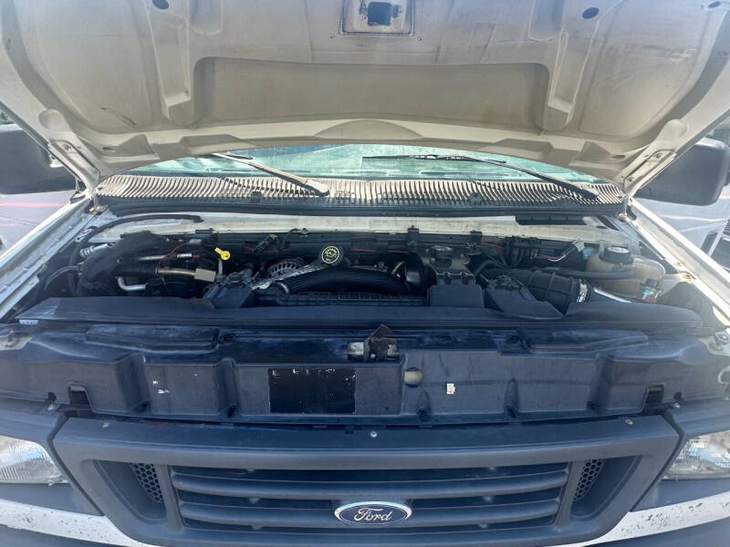 2005 Ford E-Series E-350 SD XL