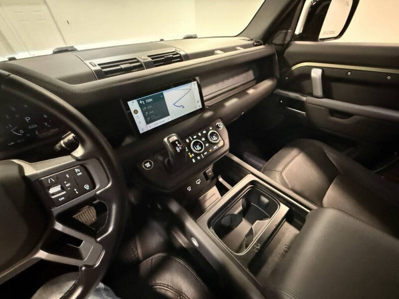 2024 Land Rover Defender 90 P400 X-Dynamic SE