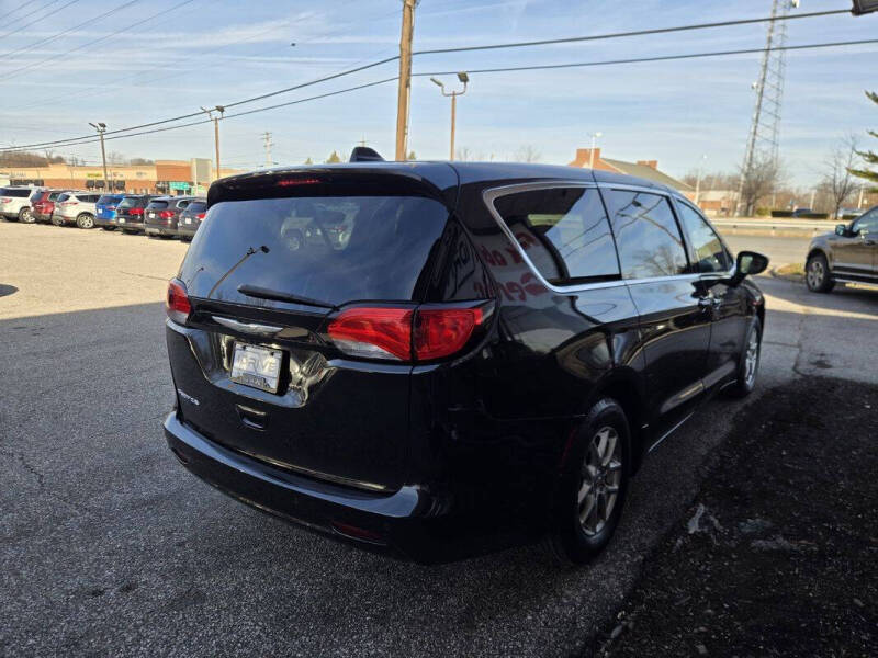 2017 Chrysler Pacifica LX