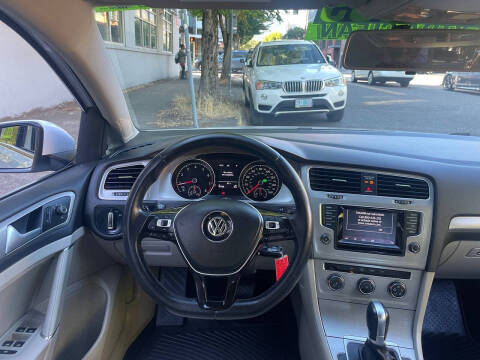 2015 Volkswagen Golf TSI SE