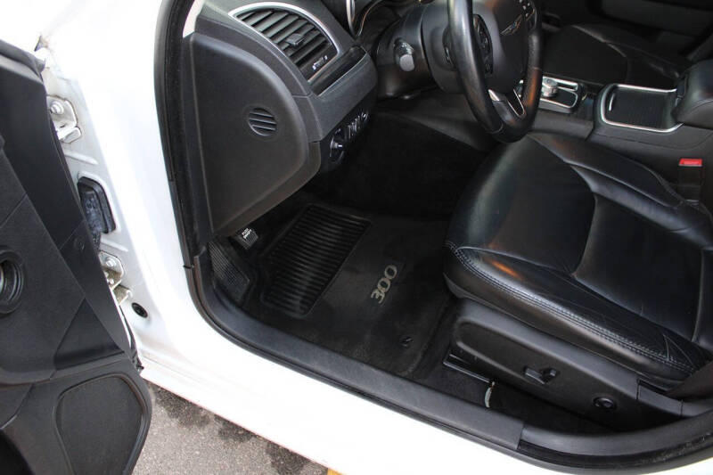 2017 Chrysler 300 Limited