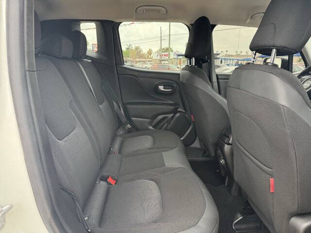 2023 Jeep Renegade Trailhawk