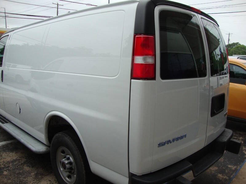 2025 GMC Savana 2500