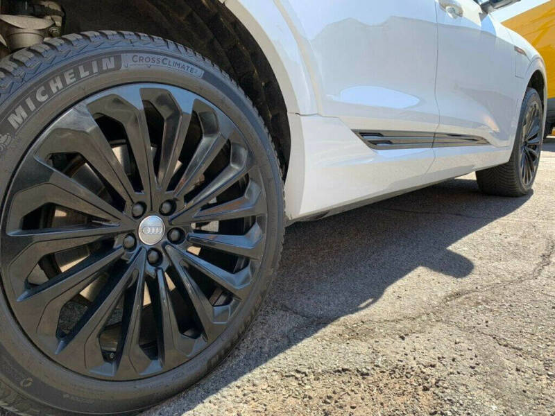 2019 Audi e-tron quattro Prestige