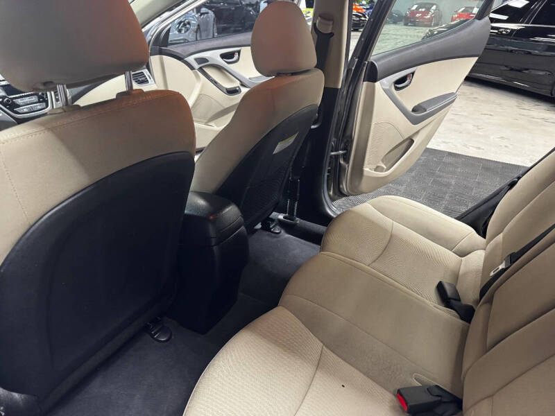 2014 Hyundai Elantra SE