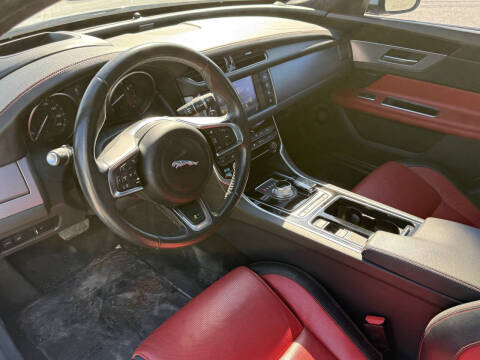 2016 Jaguar XF R-Sport