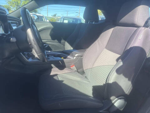 2015 Dodge Challenger SXT