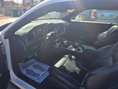2016 Dodge Challenger SXT Plus
