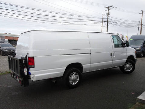 2014 Ford E-Series E-350 SD