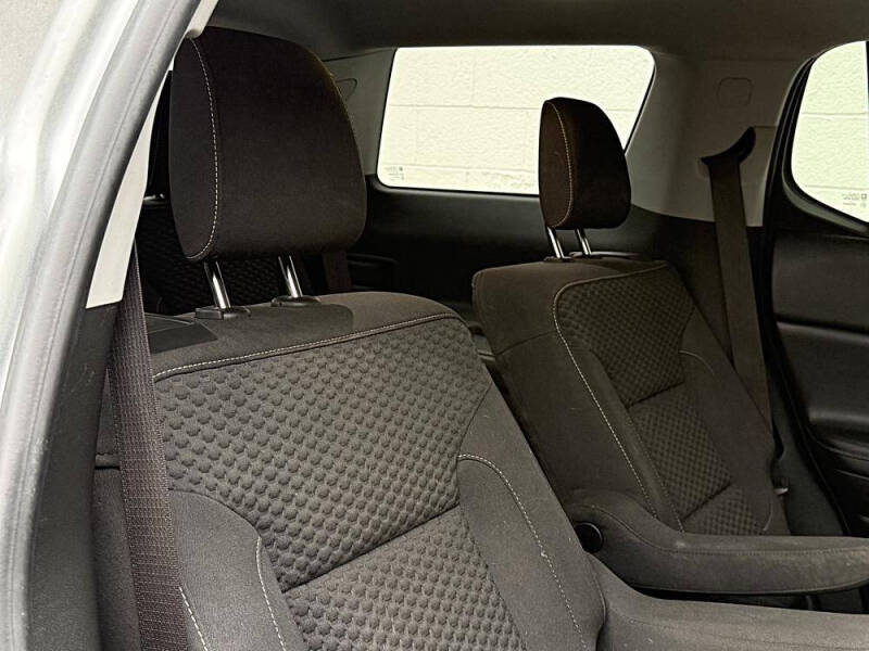 2017 GMC Acadia SLE-2