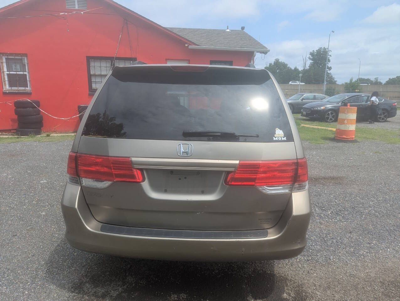 View vehicle photo 7