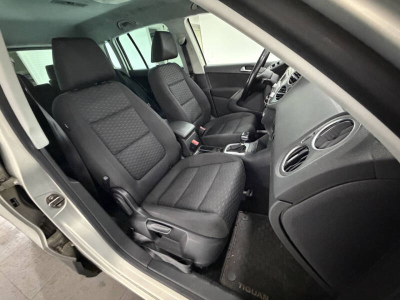 2009 Volkswagen Tiguan SEL 4Motion