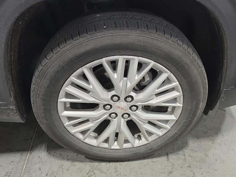 2024 GMC Acadia Elevation