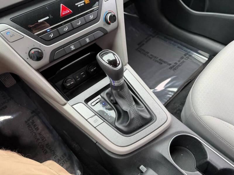 2017 Hyundai Elantra