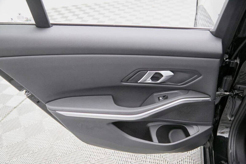 2024 BMW 3 Series 330i xDrive