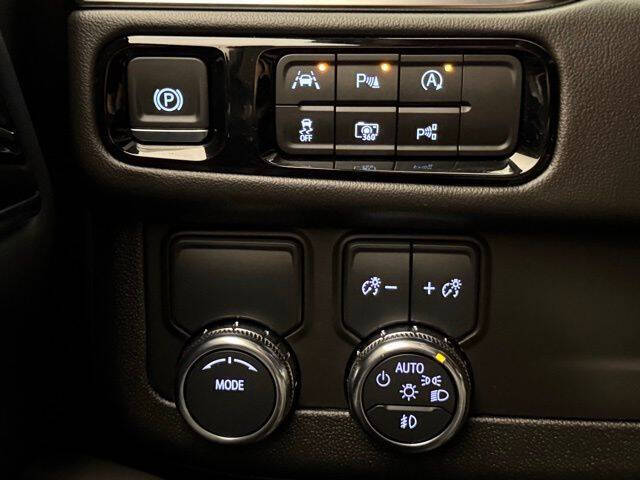 2025 GMC Yukon Elevation