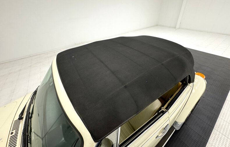 1977 Volkswagen Super Beetle