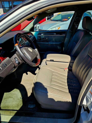 2003 Lincoln Town Car Signature