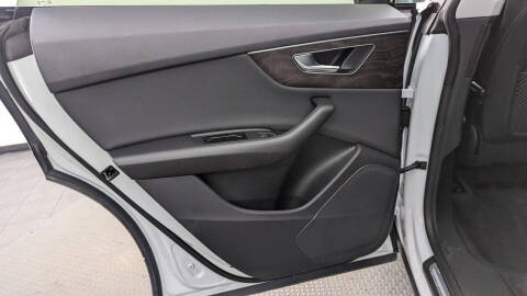 2022 Audi Q8 quattro Premium 55 TFSI