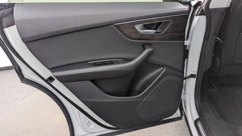 2022 Audi Q8 quattro Premium 55 TFSI