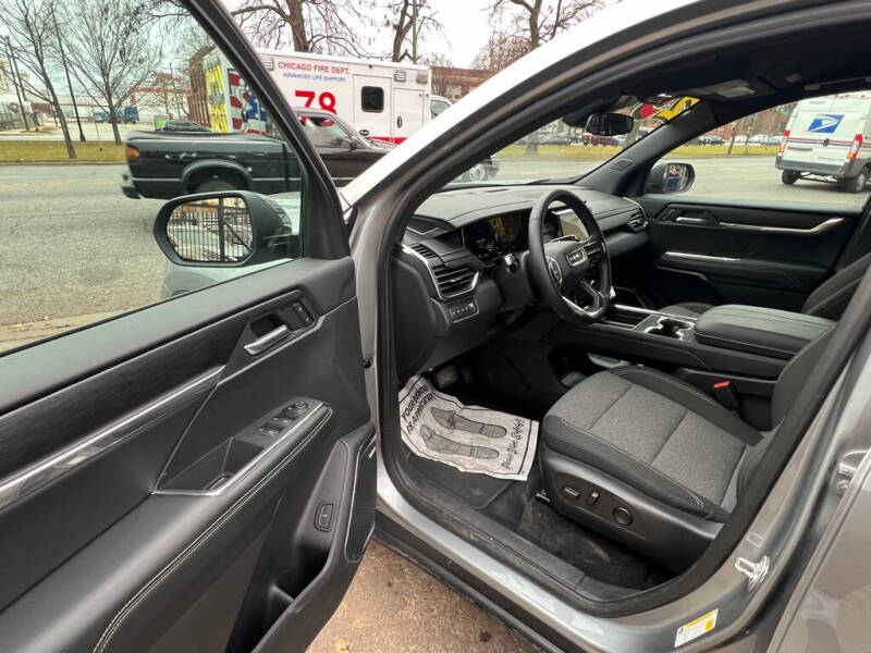 2025 GMC Acadia Elevation