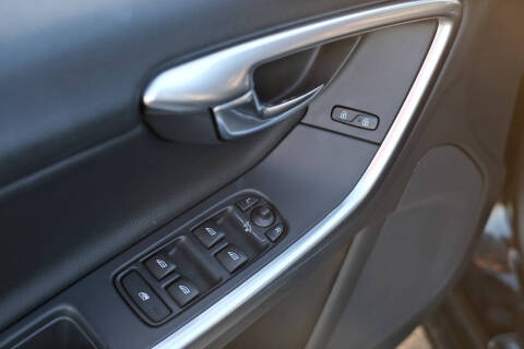 2015 Volvo V60 T5 Drive-E Premier Plus