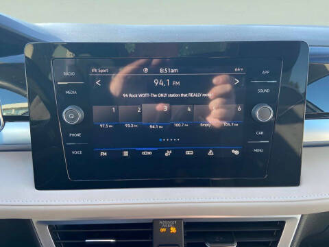 2025 Volkswagen Taos SE 4Motion