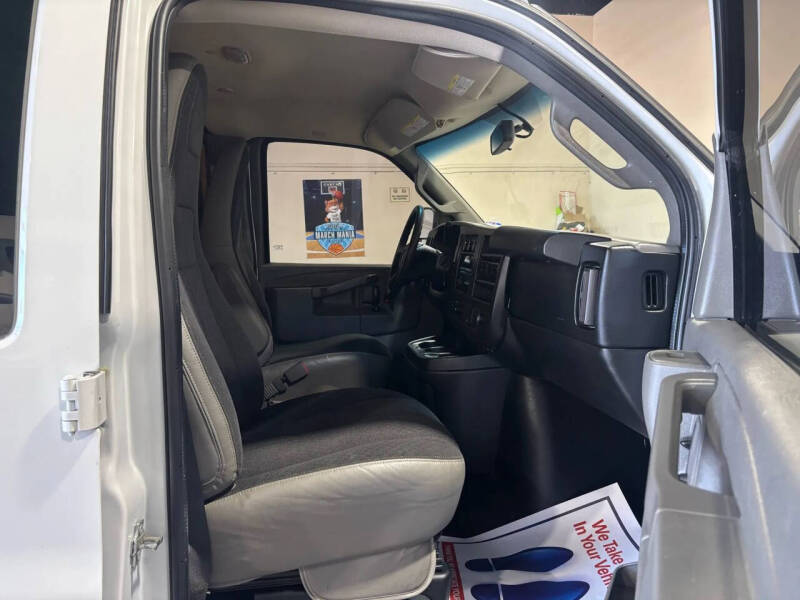 2018 GMC Savana 2500