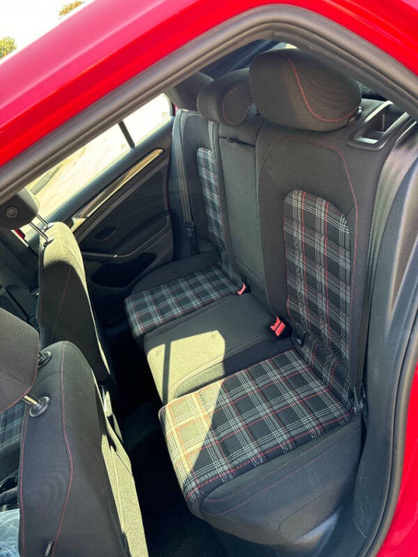 2017 Volkswagen Golf GTI S