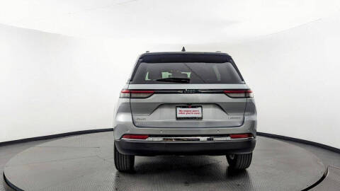 2023 Jeep Grand Cherokee Laredo