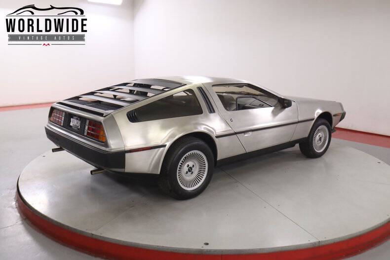 1981 DeLorean DMC-12