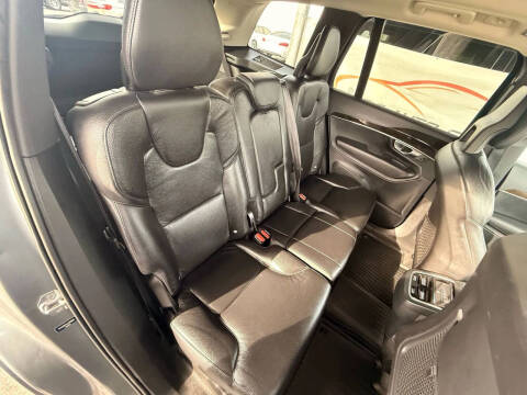 2018 Volvo XC90 T6 Momentum