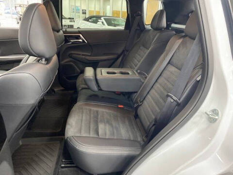 2025 Mitsubishi Outlander PHEV SE