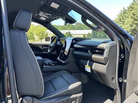 2025 GMC Yukon Elevation