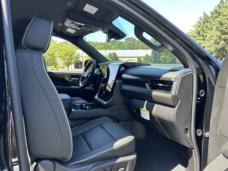 2025 GMC Yukon Elevation