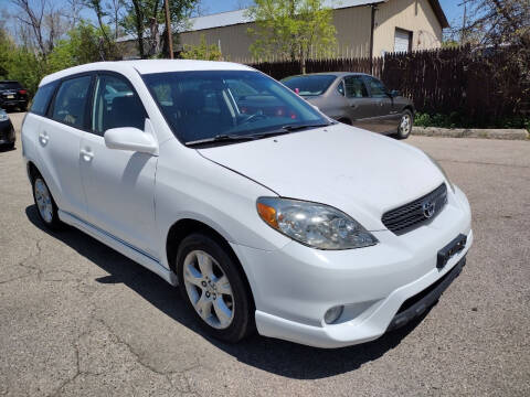 2005 Toyota Matrix for sale at GLOBAL AUTOMOTIVE in Grayslake IL